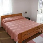 In With Sea View, Terrace, Air Conditioning, Wi-fi Kukljica