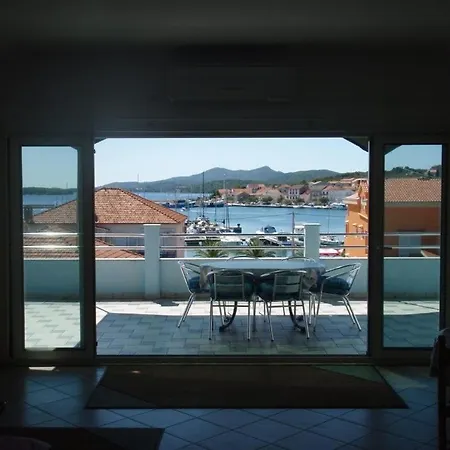 Apartment In With Sea View, Terrace, Air Conditioning, Wi-fi *