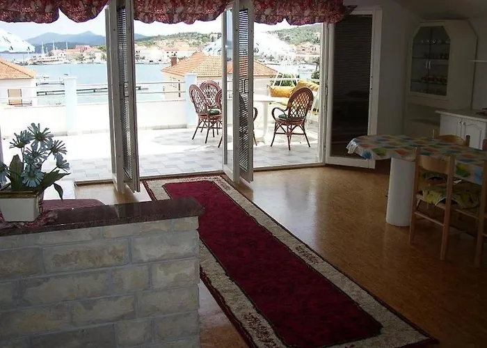 In With Sea View, Terrace, Air Conditioning, Wi-fi