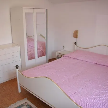 In With Sea View, Terrace, Air Conditioning, Wi-fi Lejlighed Kukljica
