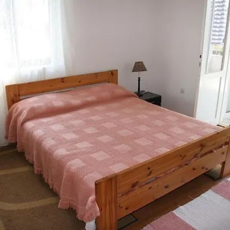 In With Sea View, Terrace, Air Conditioning, Wi-fi Kukljica