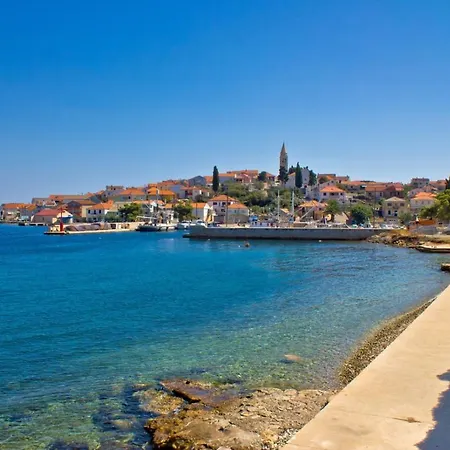 In With Sea View, Terrace, Air Conditioning, Wi-fi * Kukljica