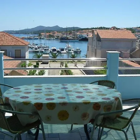 Apartment In With Sea View, Terrace, Air Conditioning, Wi-fi *