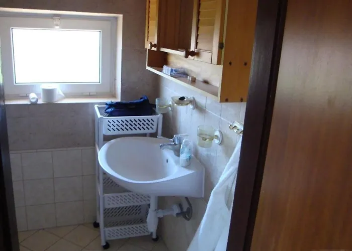 Apartman In With Sea View, Terrace, Air Conditioning, Wi-fi Kukljica
