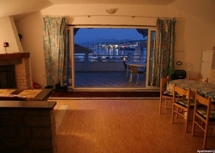 In With Sea View, Terrace, Air Conditioning, Wi-fi *